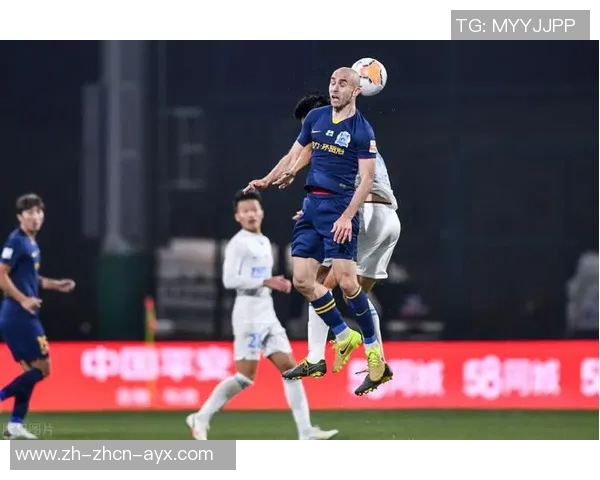 广州恒大迎战伊蒂哈德巅峰对决引发球迷热议与期待